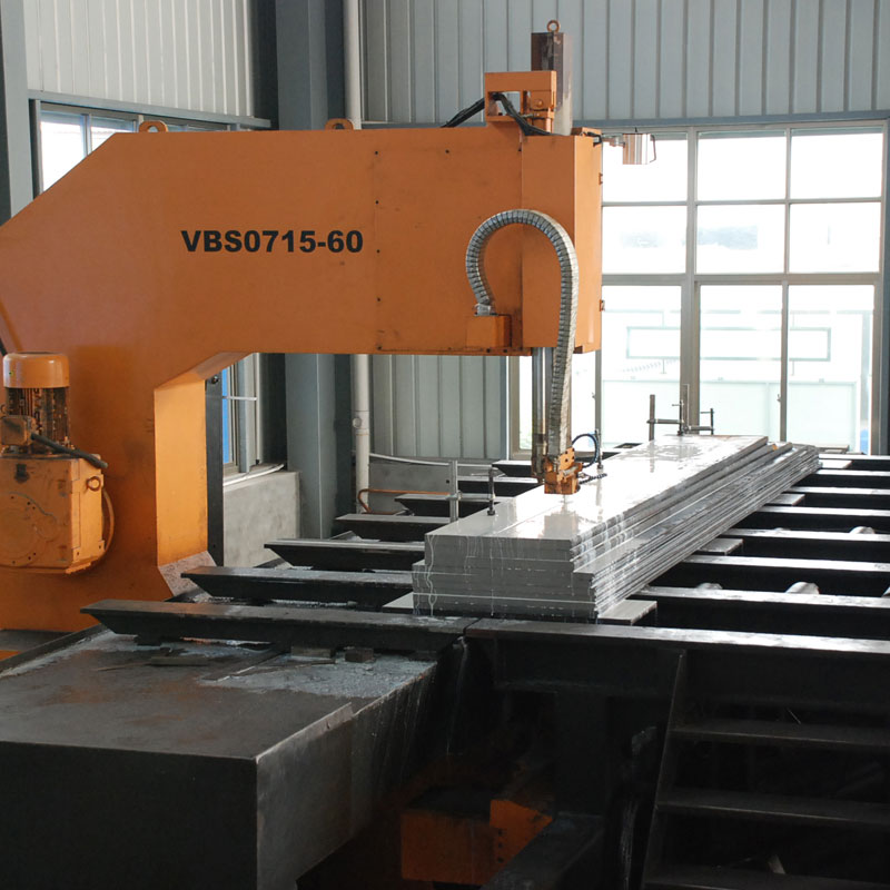 Bagaimanakah empat bahan acuan teras menyediakan penyelesaian yang tepat untuk keadaan kerja yang berbeza dalam pembuatan acuan?